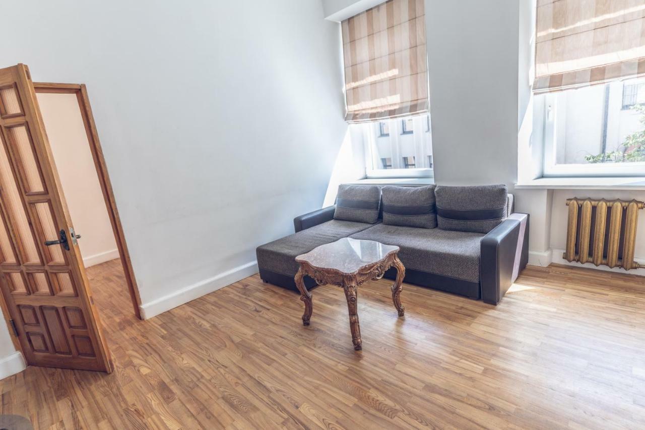 Modern 2-Room Flat In The City Center Šiauliai Exterior foto